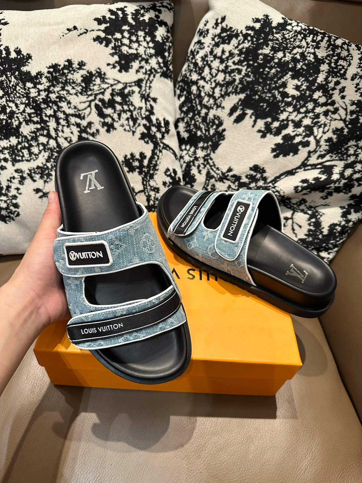 Men's shoes 💰360💰 LV flip flops, cowhide surface, sheepskin lining, size 36-46